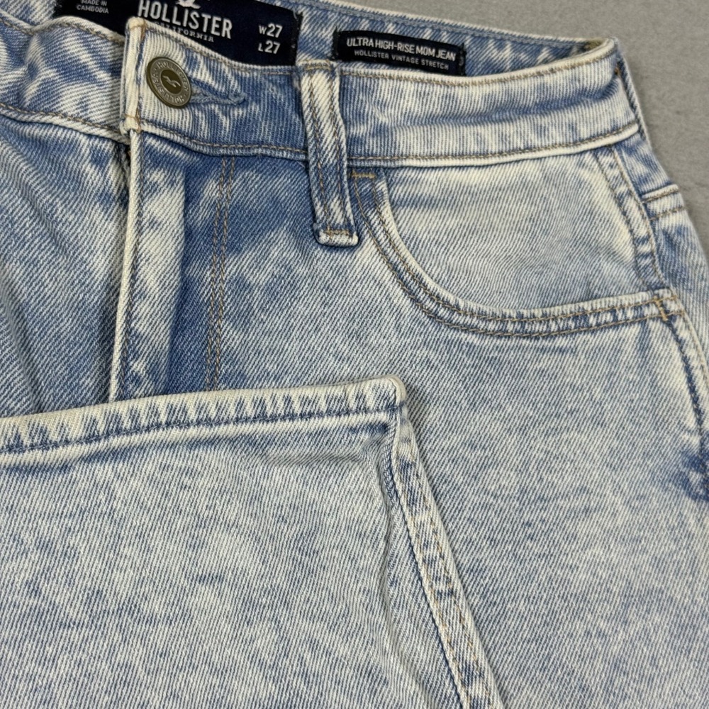 Hollister Ultra High Rise Mom Jeans Light Wash Vintage Stretch Denim W27 L27 5R